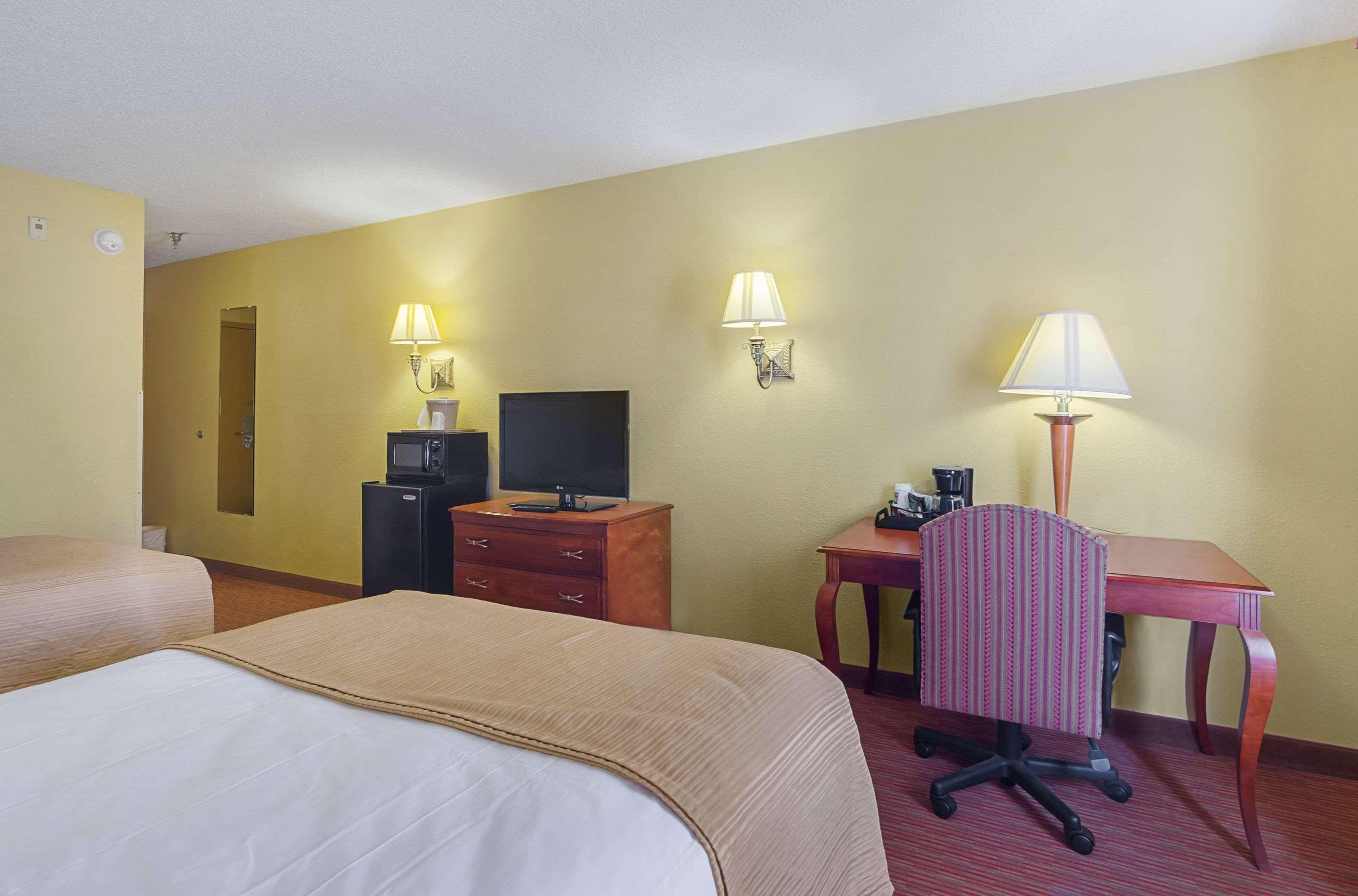 Surestay Plus Hotel By Best Western Durham Medical Center Экстерьер фото