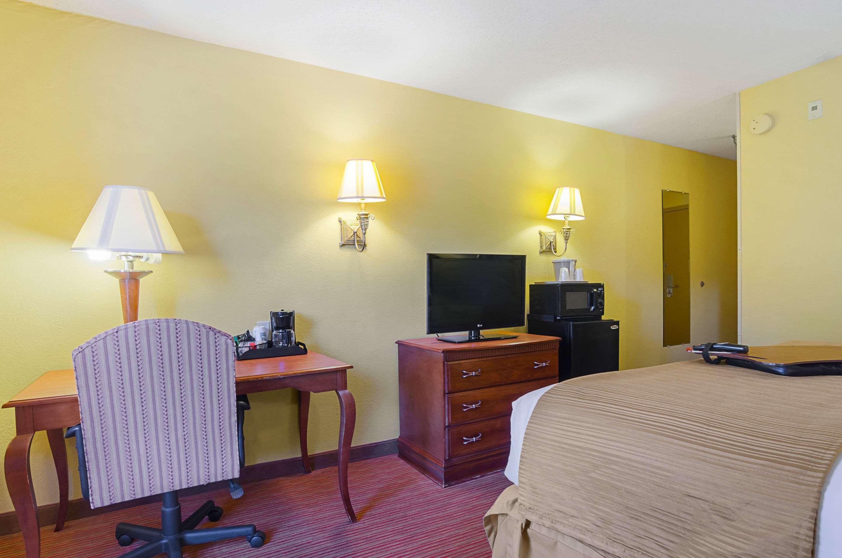 Surestay Plus Hotel By Best Western Durham Medical Center Экстерьер фото