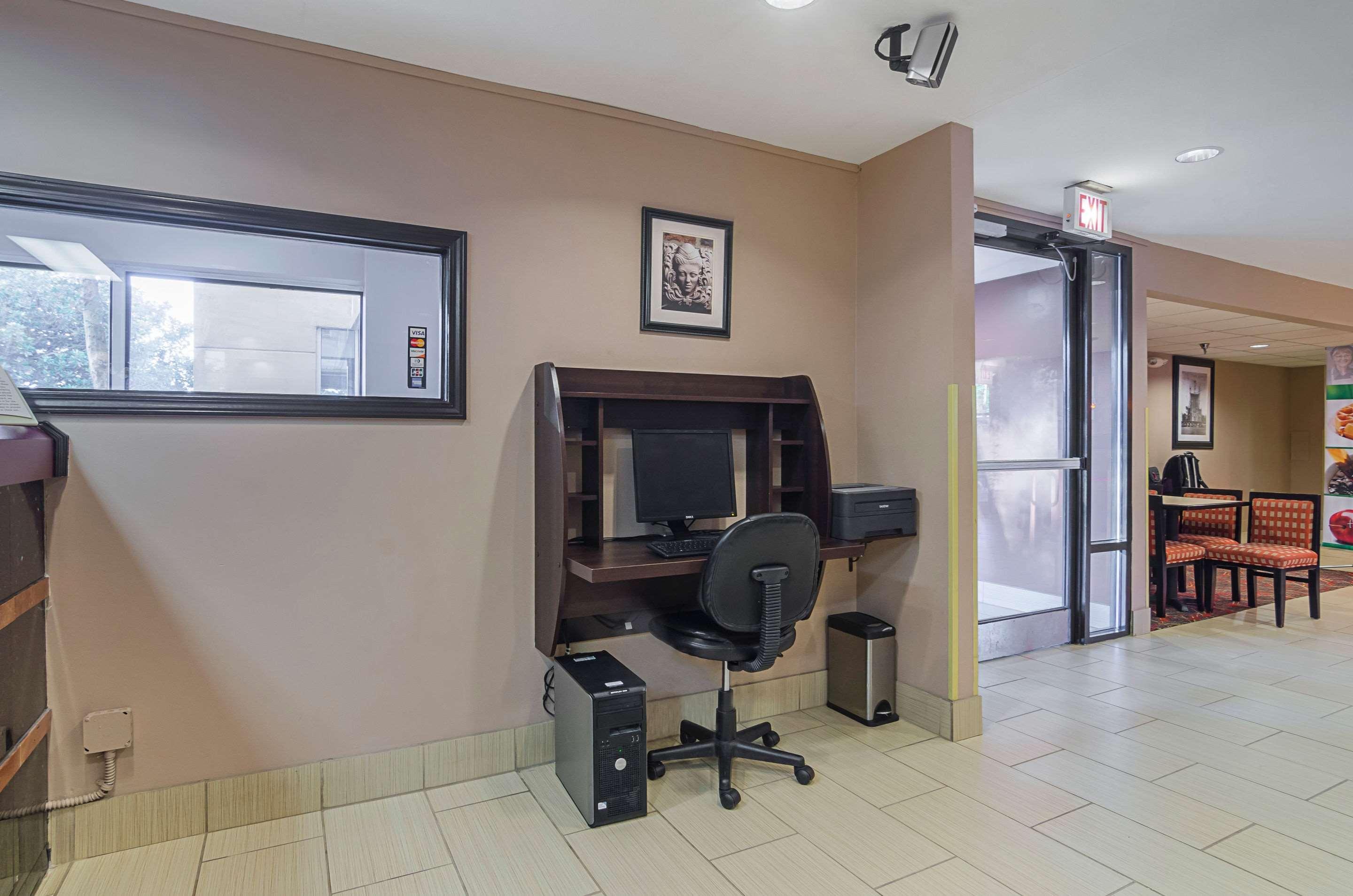 Surestay Plus Hotel By Best Western Durham Medical Center Экстерьер фото